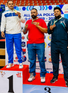 पंजाब पुलिस के खिलाड़ी दिनेश भट्टी हैदराबाद में आयोजित 11वें ऑल इंडिया पुलिस जूडो क्लस्टर गेम्स 2026 में कांस्य पदक के साथ।